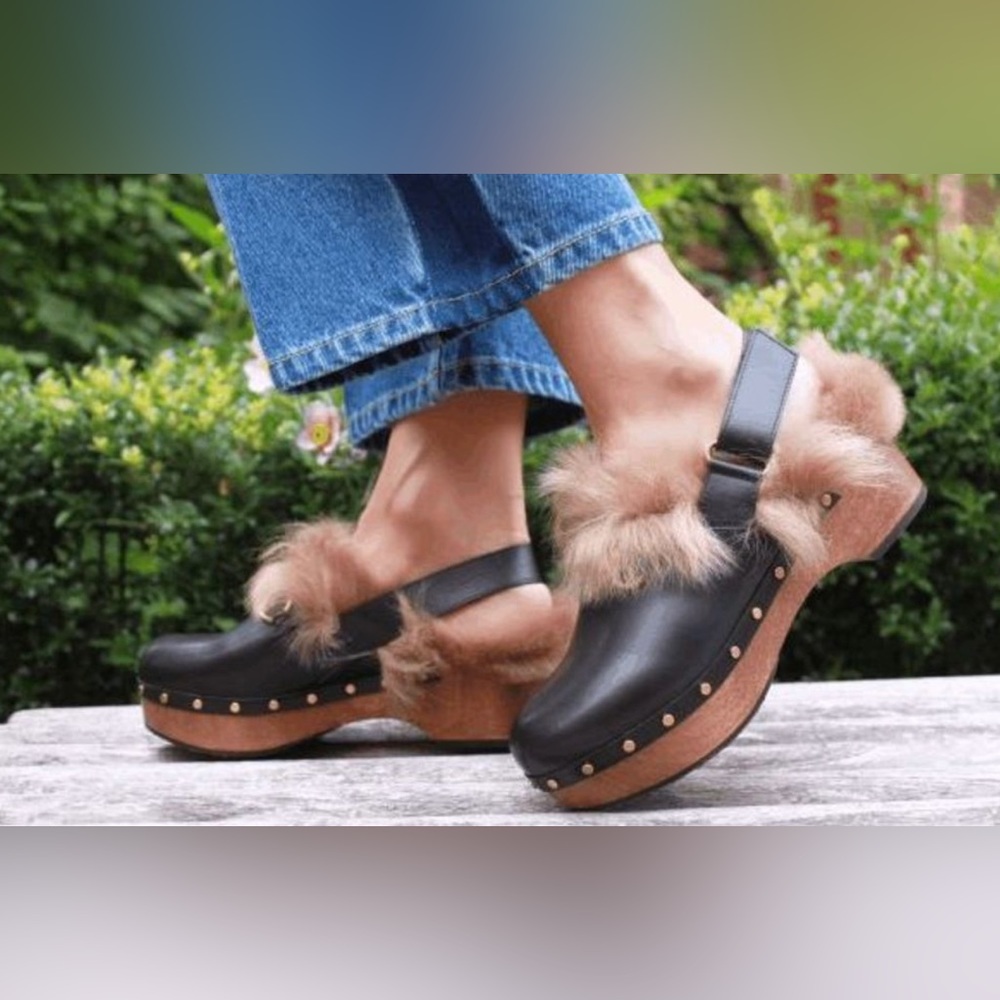 Gucci Amstel Horsebit fur lined black leather Clogs size
39 / US 9